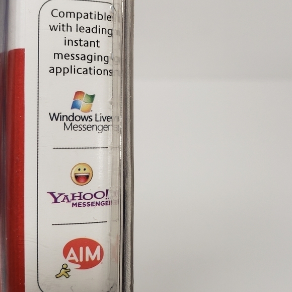 Logitech 1.3 megapixel Quick Cam Deluxe for Notebooks with Travel Pouch - Picture 5 of 5